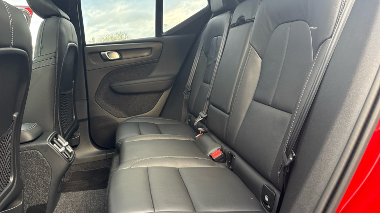 Volvo XC40 2.0 B4P Ultra Dark 5dr Auto Petrol Estate